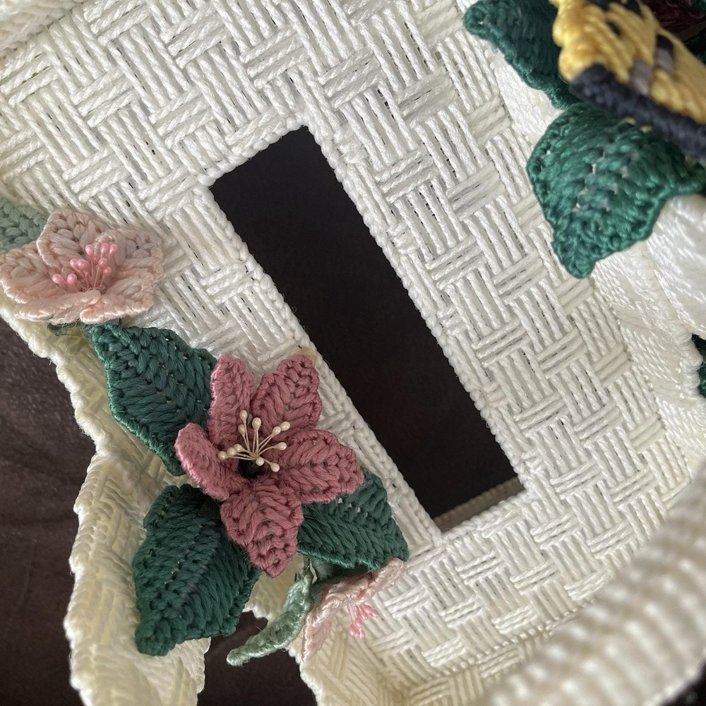 VTG Handmade Crochet Kleenex Box Cover Floral Spring Bouquet Cabincore Victorian - Picture 10 of 10